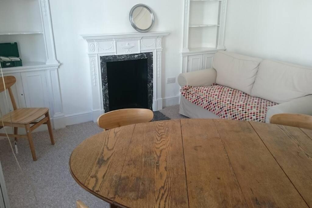 Central London Flat. Georgian Terrace. Bright. Buitenkant foto